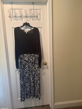 Black and White Zebra-Print Long Sleeve Maxi Dress